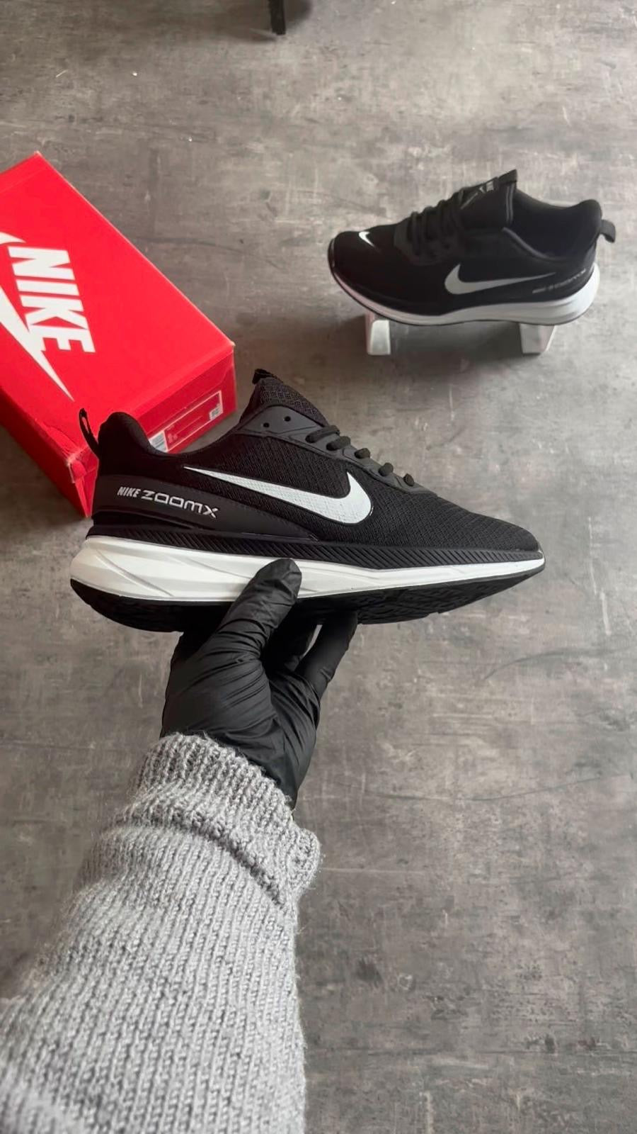 NIKE ZOOM